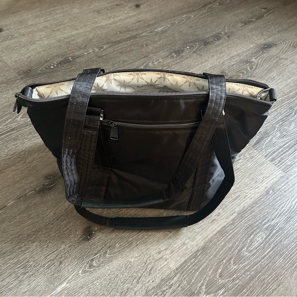 NWT Lug Catamaran Black Tote Bag Crossbody Purse - Picture 5 of 8